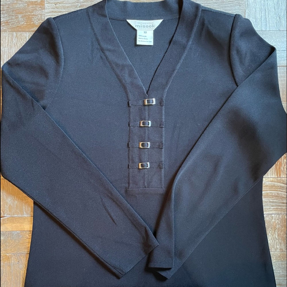 Misook V-Neck Pullover - image 3